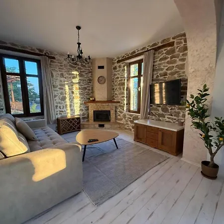 White Stone With Balcony Nikiti (Sithonia)