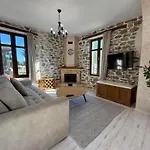 White Stone With Balcony * Νικήτη