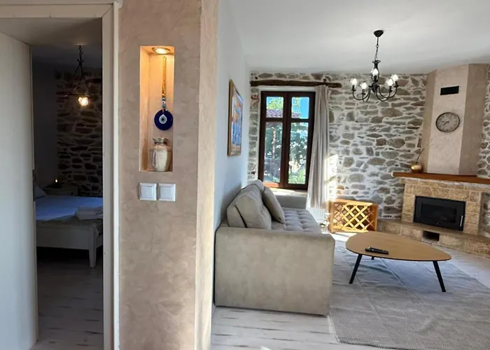 White Stone With Balcony Nikiti (Sithonia)