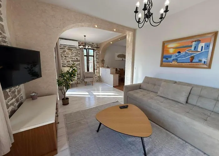 White Stone With Balcony * Nikiti (Sithonia)
