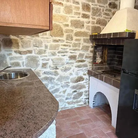 White Stone With Balcony Апартаменты Никити