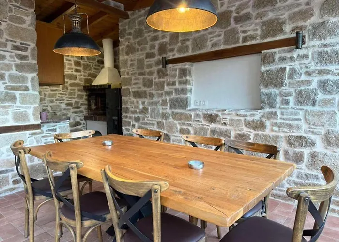 White Stone With Balcony Апартаменты *