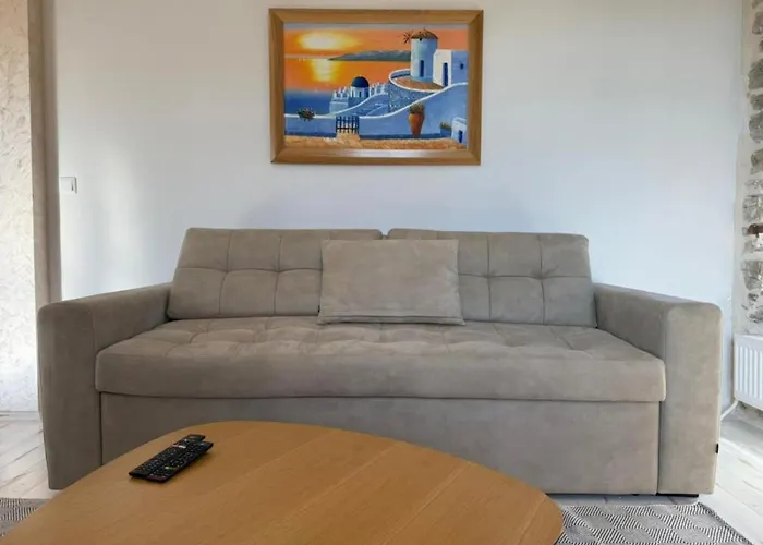 White Stone With Balcony Апартаменты