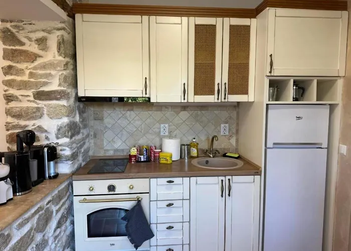 White Stone With Balcony Апартаменты