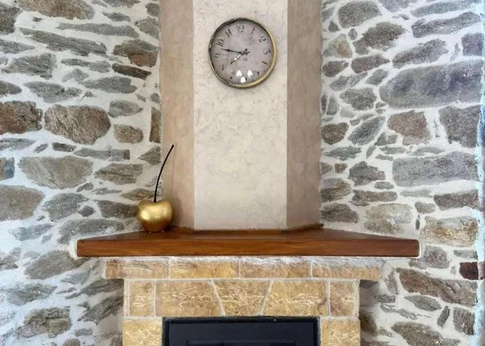 White Stone With Balcony Апартаменты Никити