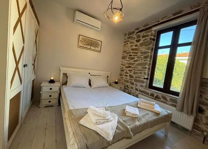 White Stone With Balcony *